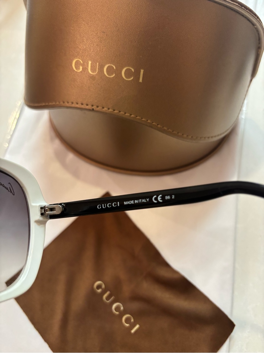 Authentic Gucci GG 3171 White Sunglasses made in Italy. - Picture 3 of 5
